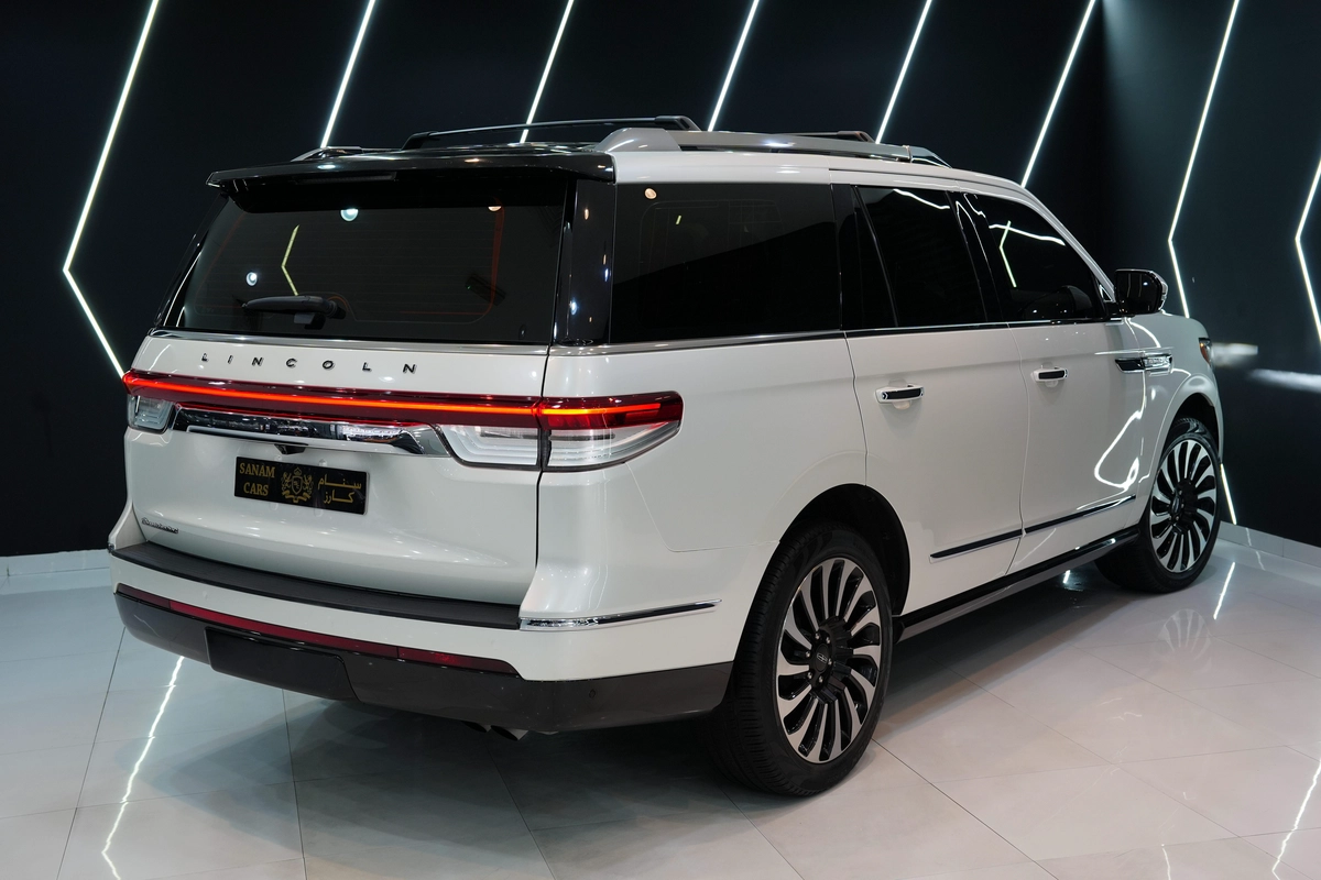 Lincoln Navigator Presidential 2023-16-16
