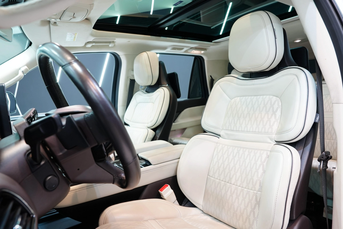 Lincoln Navigator Presidential 2023-5-5