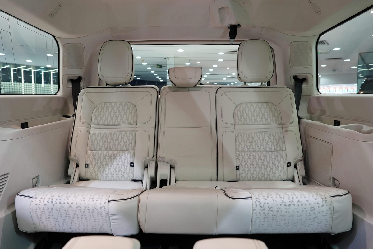 Lincoln Navigator Presidential 2023-11-11