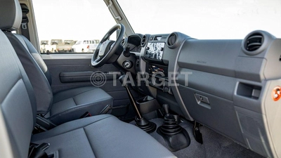 Toyota Land Cruiser 70 LC76 LX LX LC 76 4.2     M/T   2025-13