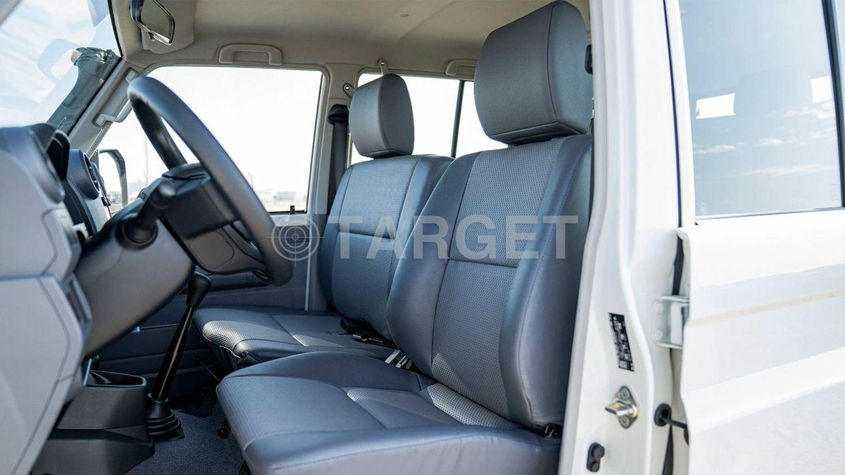 Toyota Land Cruiser 70 LC76 LX LX LC 76 4.2     M/T   2025-11-0