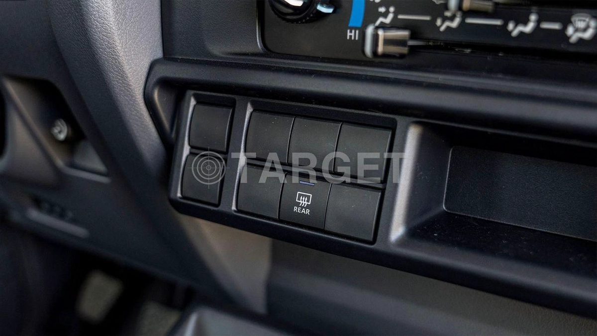 Toyota Land Cruiser 70 LC76 LX LX LC 76 4.2     M/T   2025-15-0