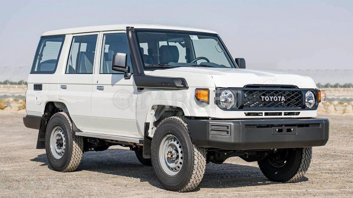 Toyota Land Cruiser 70 LC76 LX LX LC 76 4.2     M/T   2025