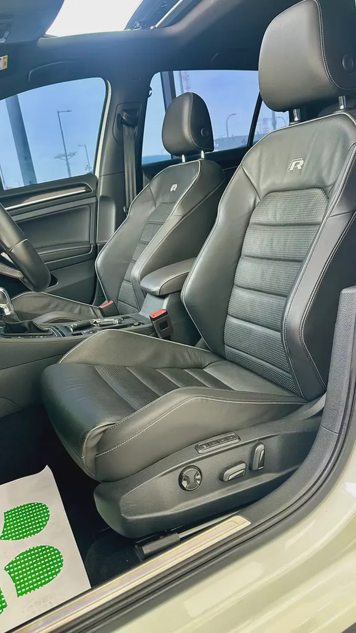 Volkswagen Golf R Special Edition 2019 GCC Specs-9-9