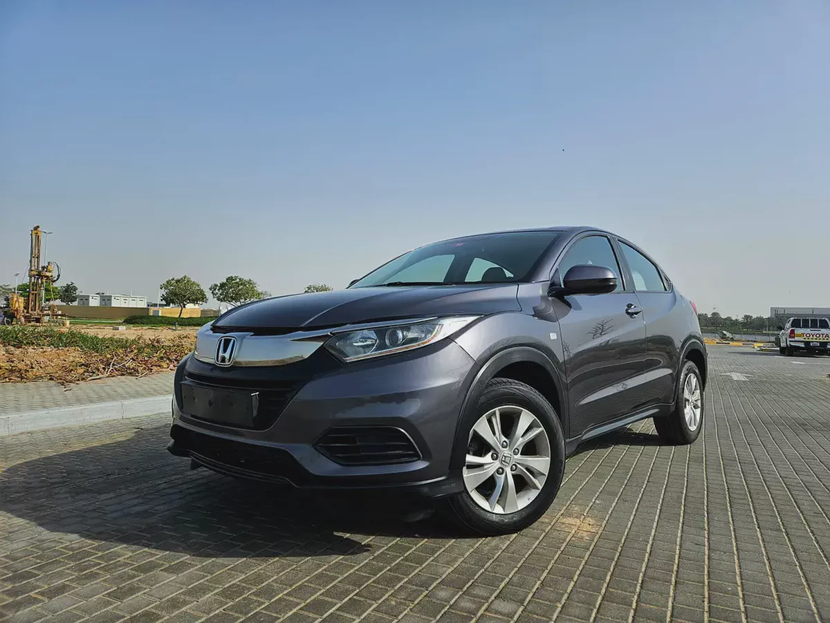 Honda HR-V EX 2020 GCC Specs - Mid Option Compact Family SUV Single Owned Car-1-1