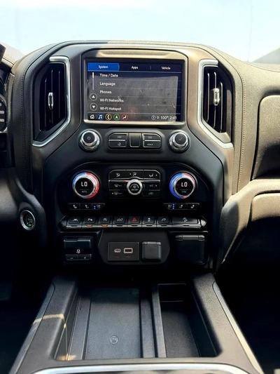 GMC Sierra AT4 2021 - American Specs - GCC Favorite!-4