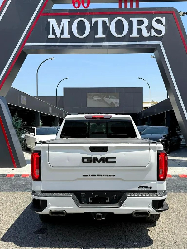 GMC Sierra AT4 2021 - American Specs - GCC Favorite!