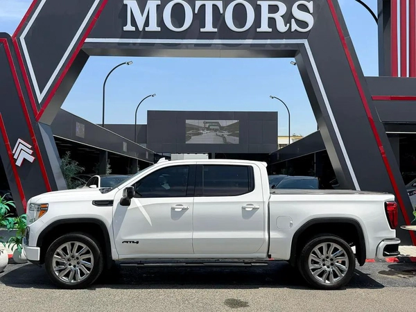 GMC Sierra AT4 2021 - American Specs - GCC Favorite!
