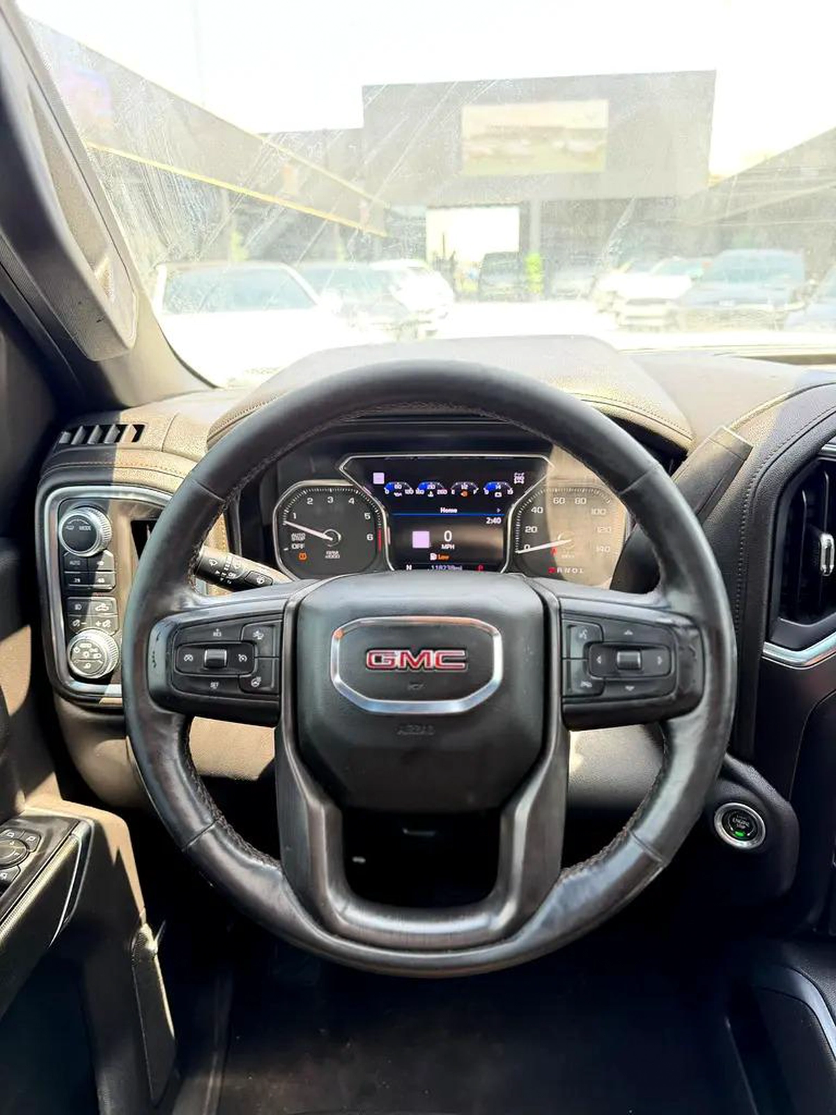 GMC Sierra AT4 2021 - American Specs - GCC Favorite!-16-16