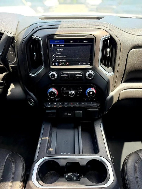 GMC Sierra AT4 2021 - American Specs - GCC Favorite!