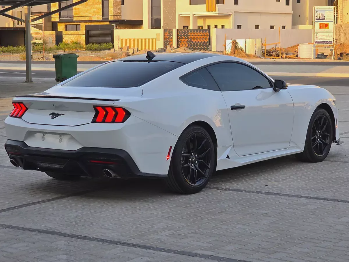Ford Mustang Ecoboost Premium 2025 American Specs-4-4