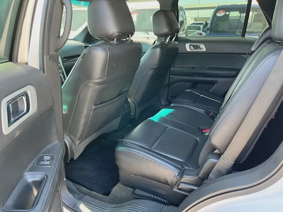 Ford Explorer Platinum-10