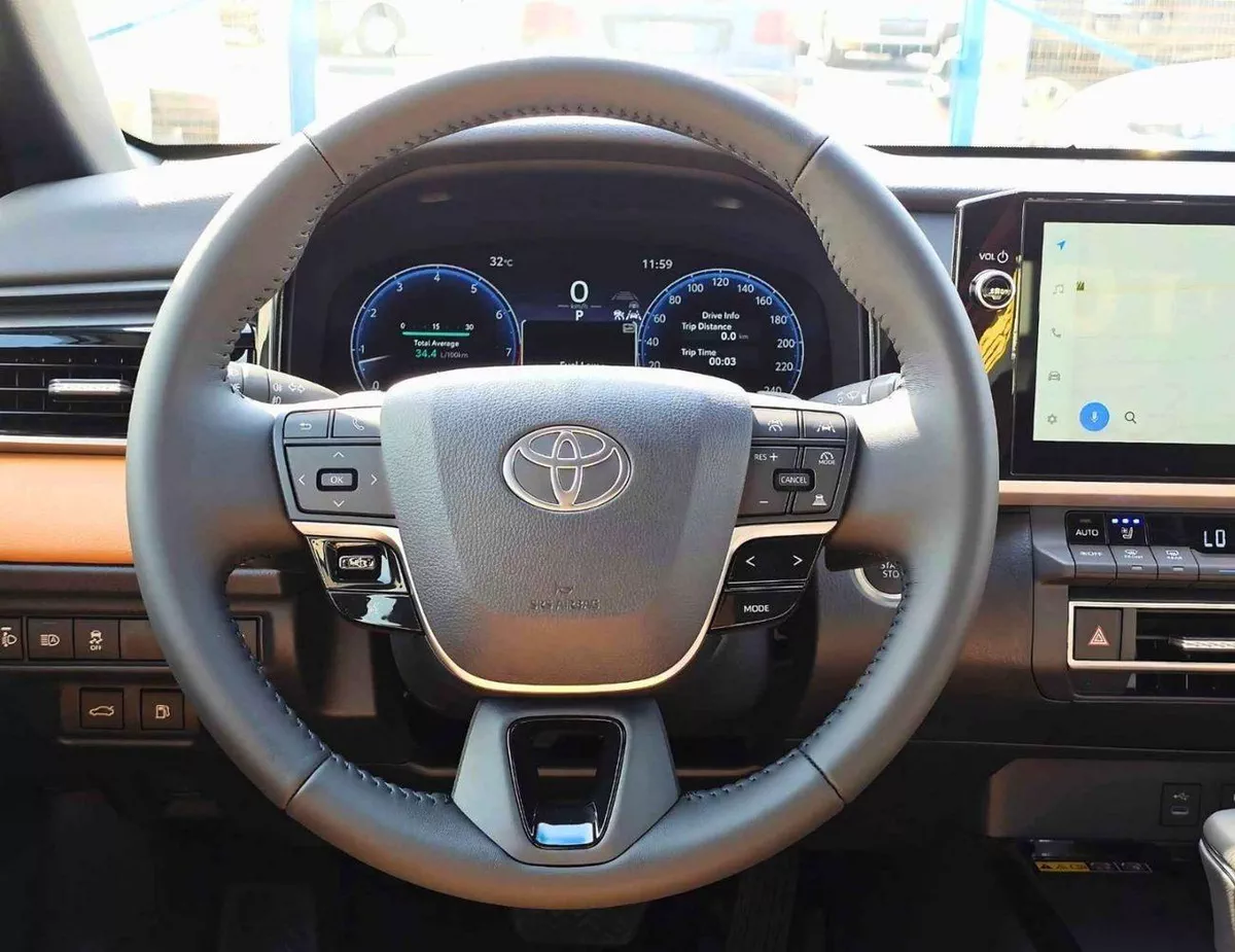 Toyota Camry GLE TOYOTA CAMRY GLE || RADAR | LEATHER + ELECTRIC SEAT | DUAL AC | 1 CAM PANORAIC ROOF | PETROL AT 2.5L-21-0