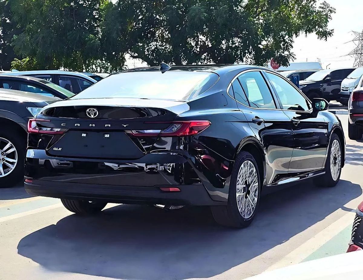 Toyota Camry GLE TOYOTA CAMRY GLE || RADAR | LEATHER + ELECTRIC SEAT | DUAL AC | 1 CAM PANORAIC ROOF | PETROL AT 2.5L-3-0