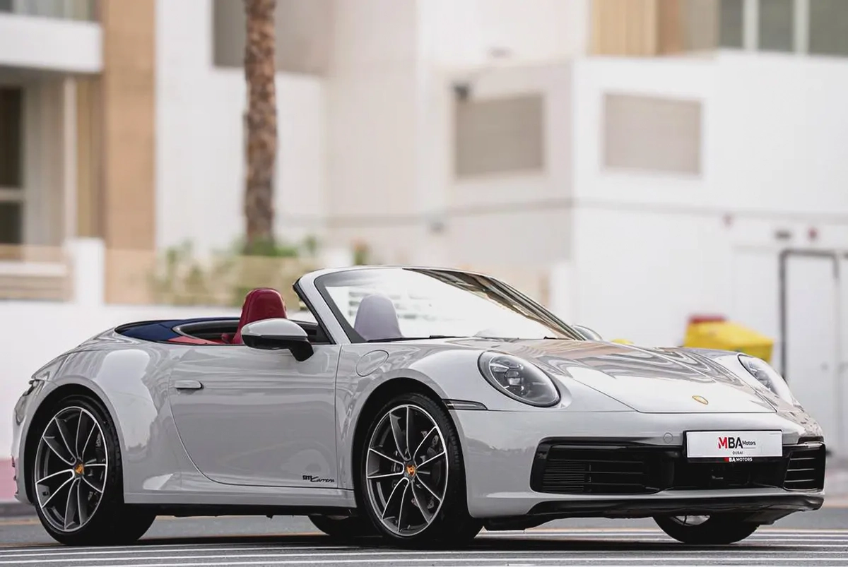 2024 Porsche 911 Carrera Cabriolet - 9,000 kms-1-1