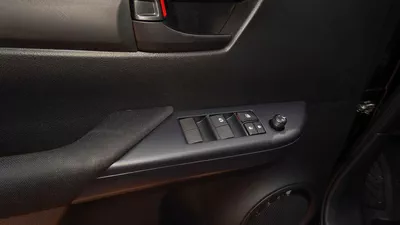 Toyota Hilux 2.7L 4WD A/T-7