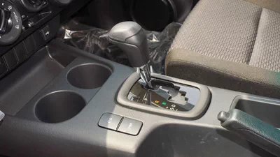 Toyota Hilux 2.7L 4WD A/T-8