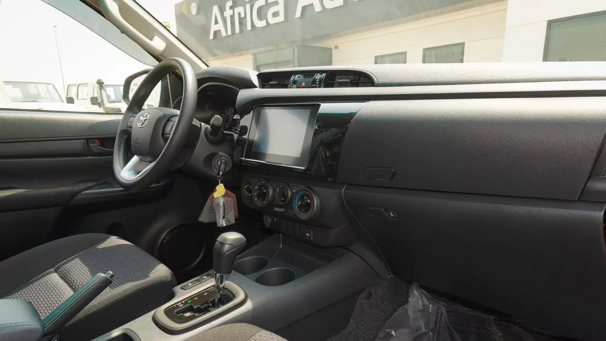 Toyota Hilux 2.7L 4WD A/T-15-0