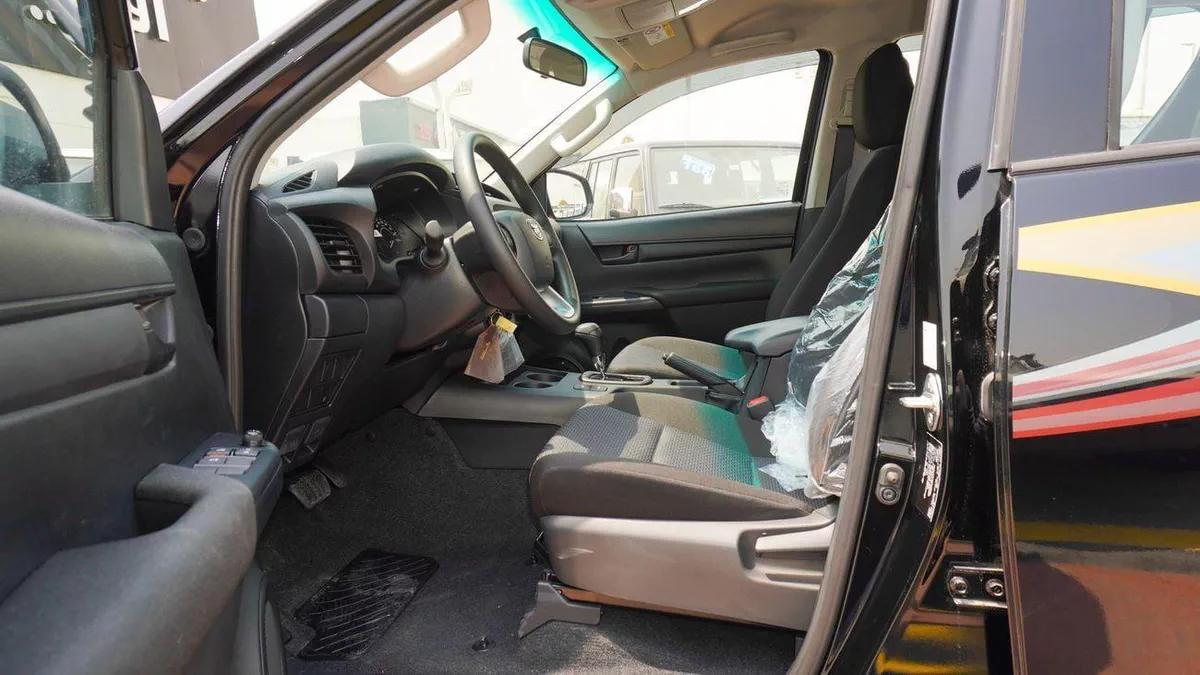 Toyota Hilux 2.7L 4WD A/T-3-0