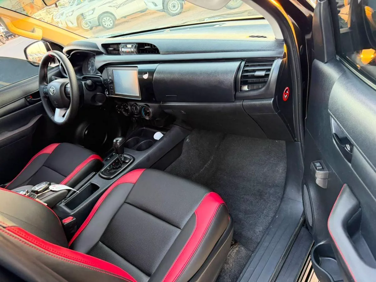 Toyota Hilux ADVENTURE 2021 Toyota Hilux Advanture Modified - 2.7L V4 - AWD 4x4- Rear Camera - Sidestep - Push-10-0