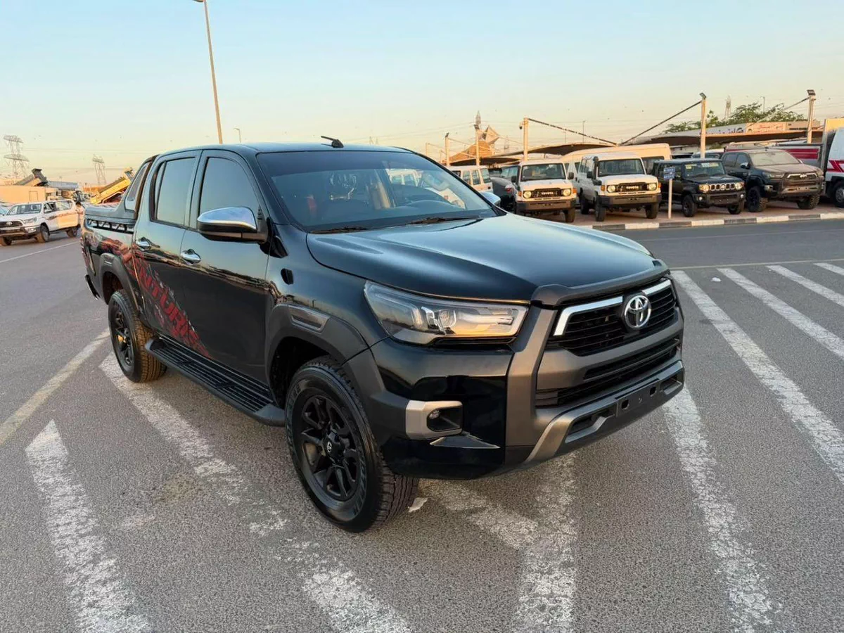 Toyota Hilux ADVENTURE 2021 Toyota Hilux Advanture Modified - 2.7L V4 - AWD 4x4- Rear Camera - Sidestep - Push