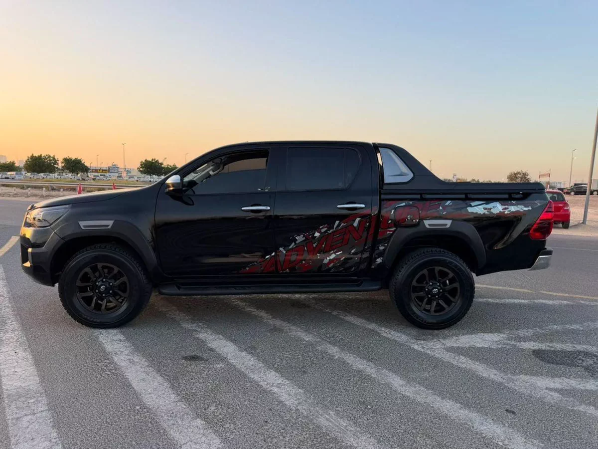 Toyota Hilux ADVENTURE 2021 Toyota Hilux Advanture Modified - 2.7L V4 - AWD 4x4- Rear Camera - Sidestep - Push-3-0