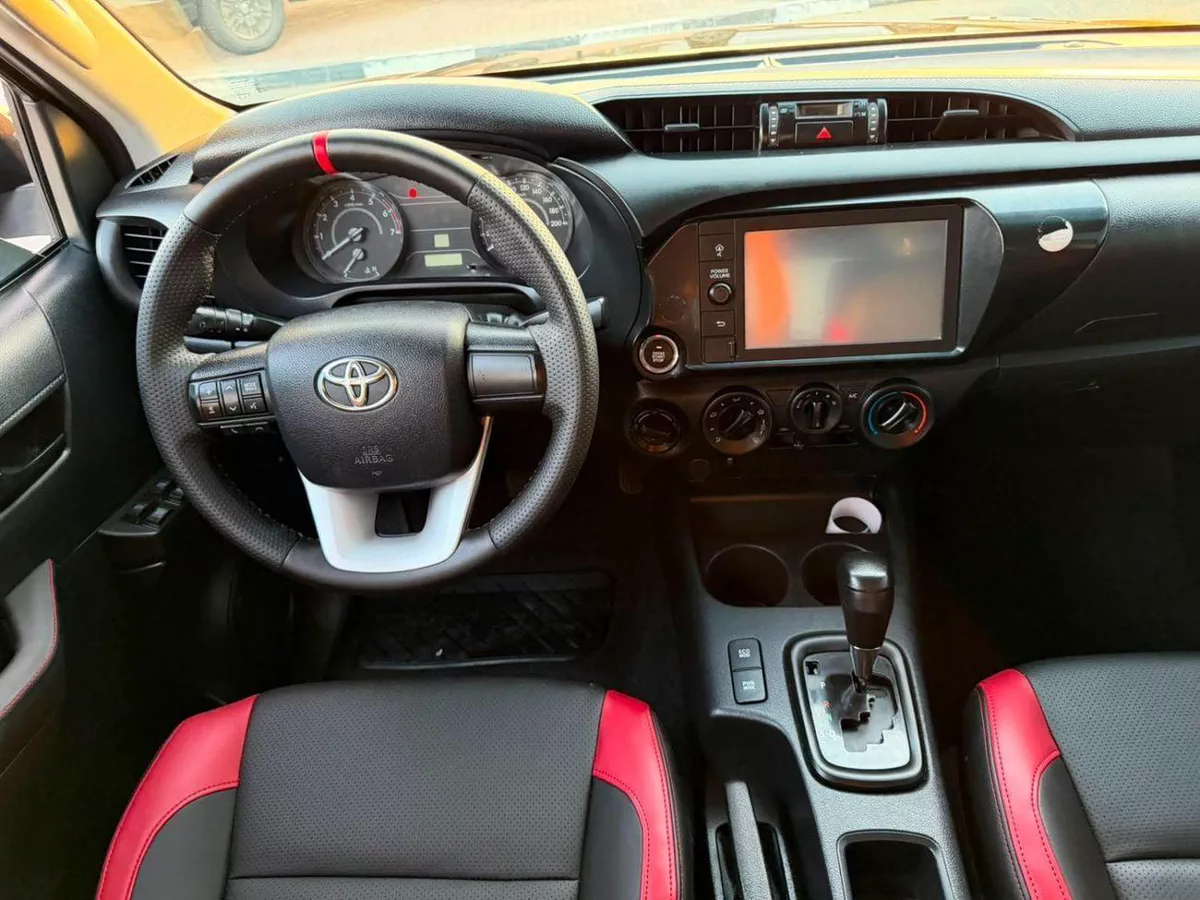 Toyota Hilux ADVENTURE 2021 Toyota Hilux Advanture Modified - 2.7L V4 - AWD 4x4- Rear Camera - Sidestep - Push-8-0