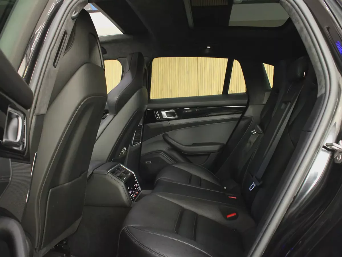 2020 - Porsche Panamera Turbo S E-Hybrid - Prestige Condition for 360,000.00 AED-13-13