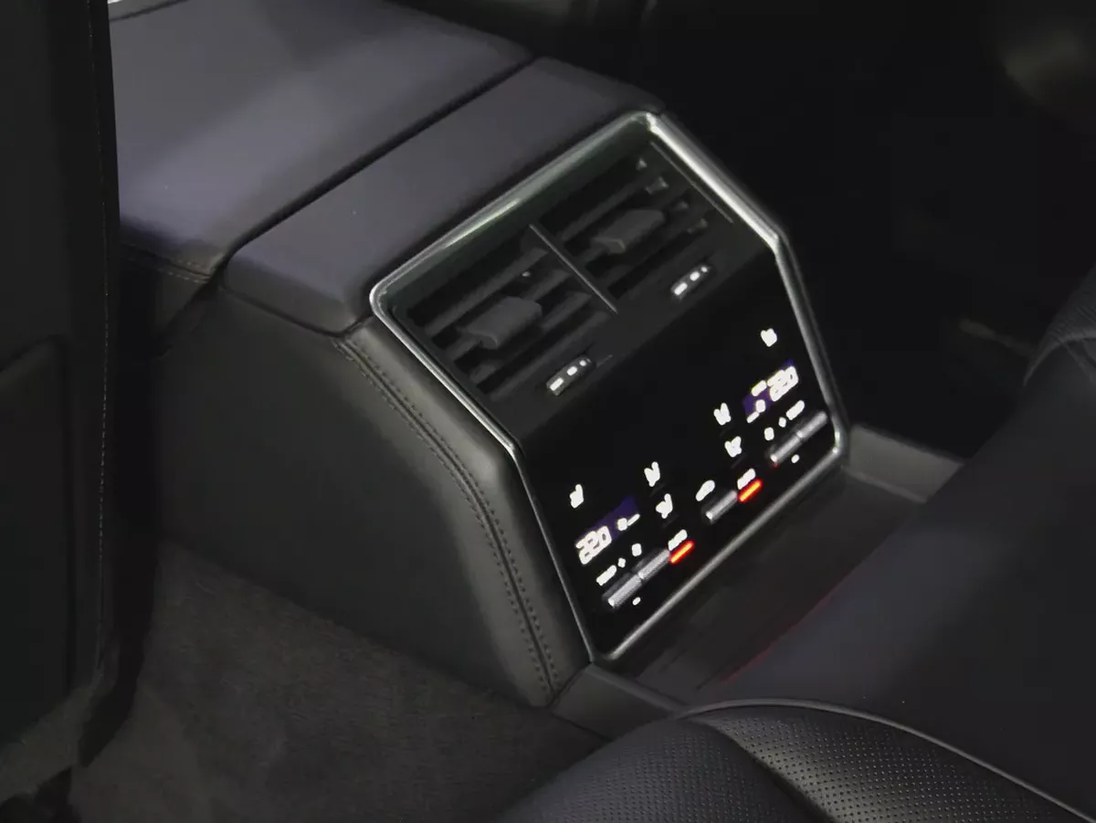 2020 - Porsche Panamera Turbo S E-Hybrid - Prestige Condition for 360,000.00 AED-14-14