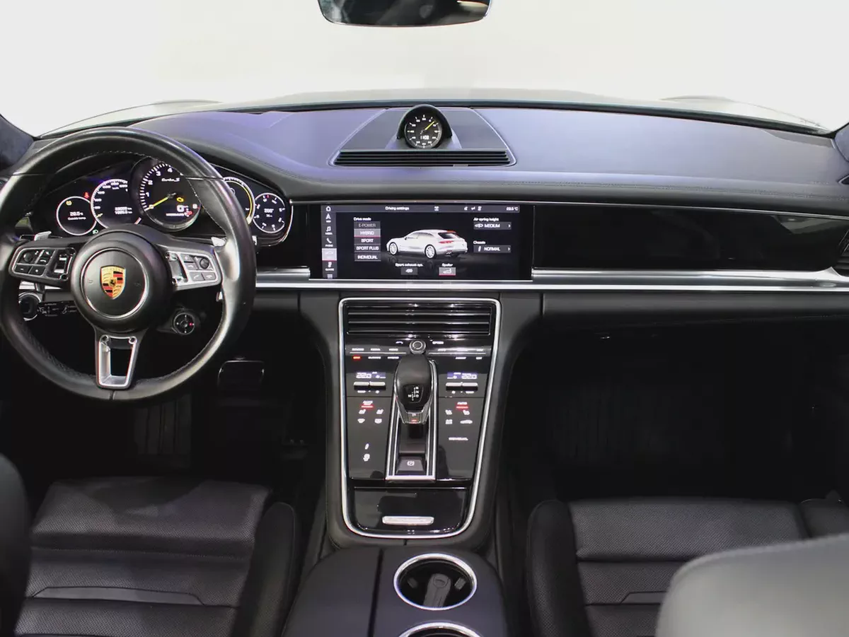 2020 - Porsche Panamera Turbo S E-Hybrid - Prestige Condition for 360,000.00 AED-15-15