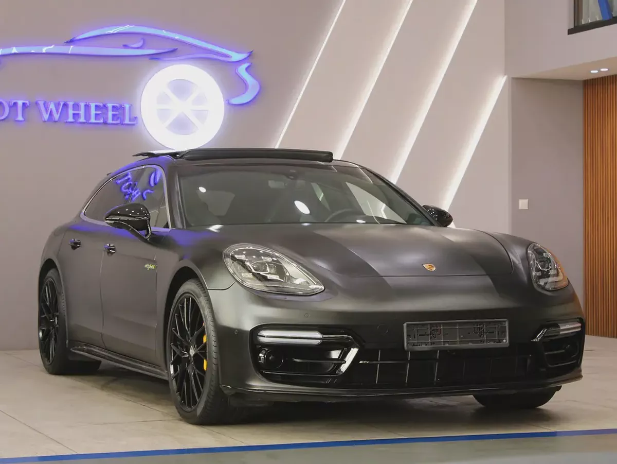 2020 - Porsche Panamera Turbo S E-Hybrid - Prestige Condition for 360,000.00 AED-1-1