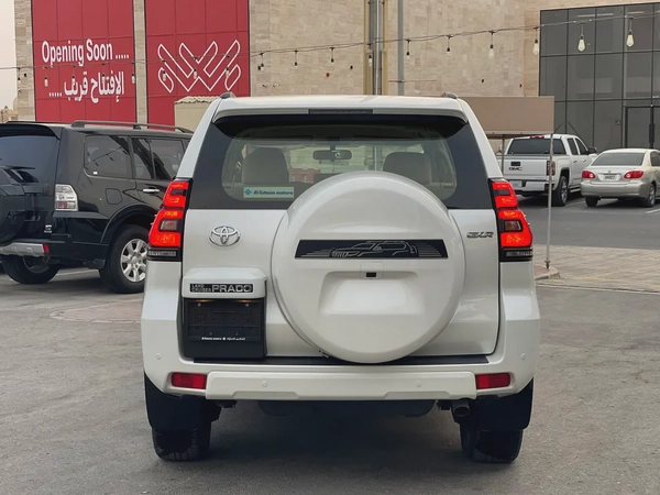 تويوتا برادو 2023 زيرو جديد ضمان الوكيل GXR سته سلندر 4.0