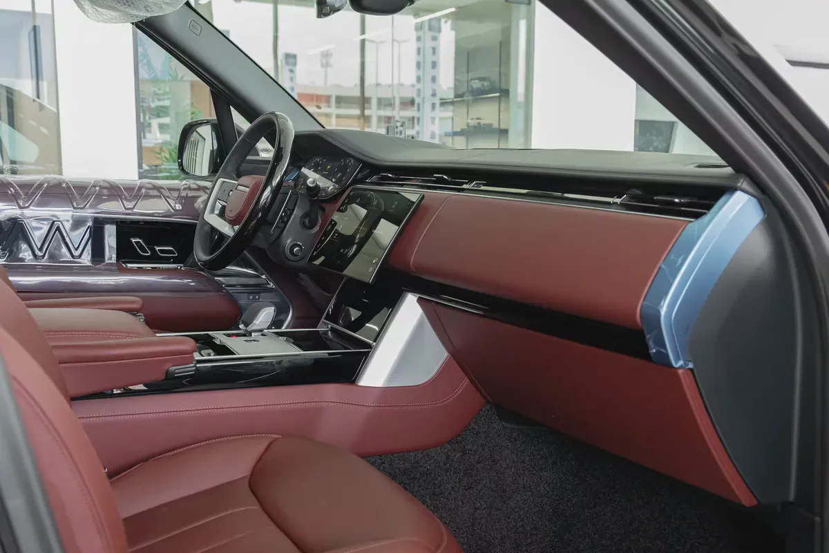 Range Rover Vogue | Autobiography | P530 | 2026 | GCC | V8 | AWD-16-16
