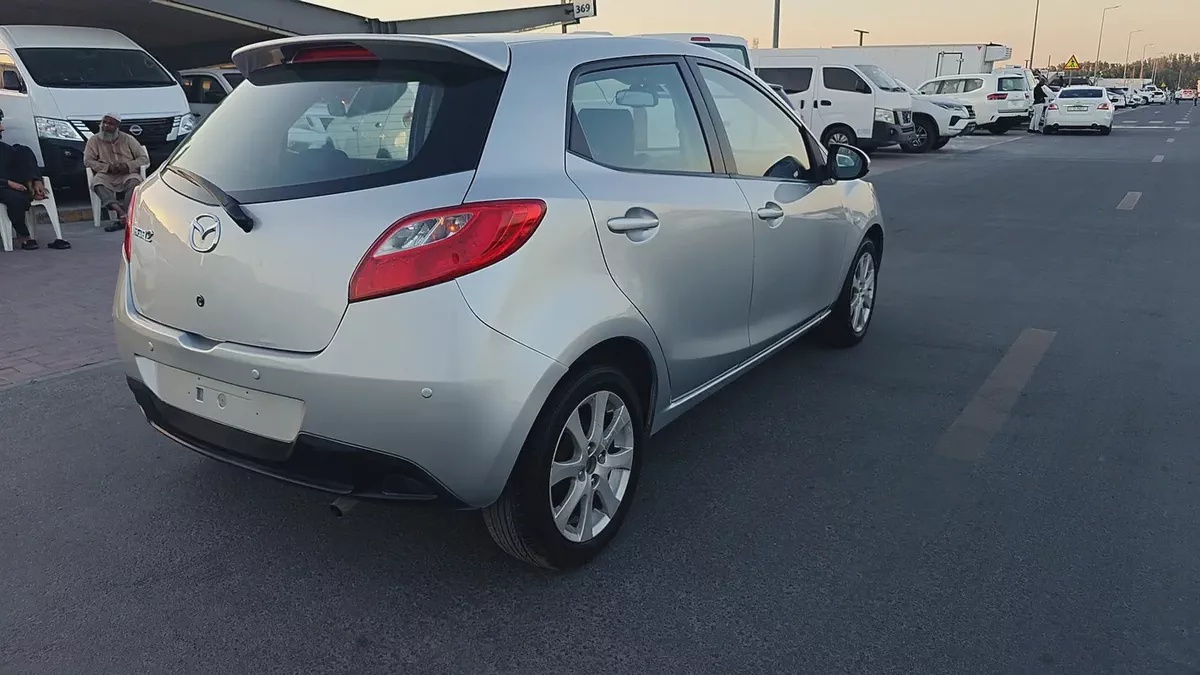 2015 Mazda 2 S Grade GCC Specs-4-4