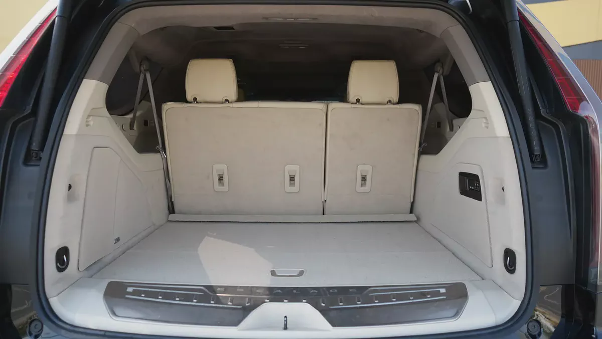 2022 Cadillac Escalade ESV | GCC Specs | Excellent Condition-13-13