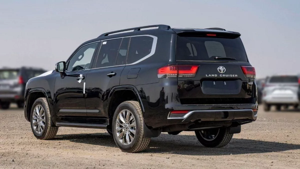 Toyota Land Cruiser VXR Toyota land cruiser VXR 3.5L Petrol Full Option 2025-1-0