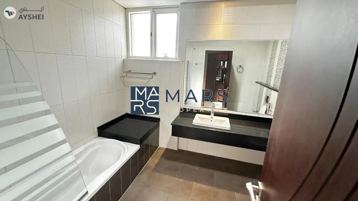 spacious 4 bedrooms villa is available for rent in Al tai Sharjah for 140,000 AED yearly-10-10