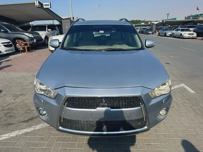 Mitsubshi outlander 2013 fullopshin silver color GCC-11