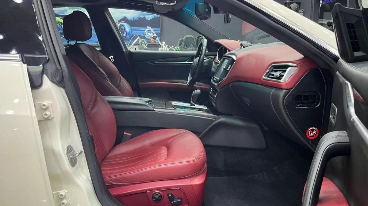 Maserati Ghibli STANDARD Maserati Ghibli 2015-14-0