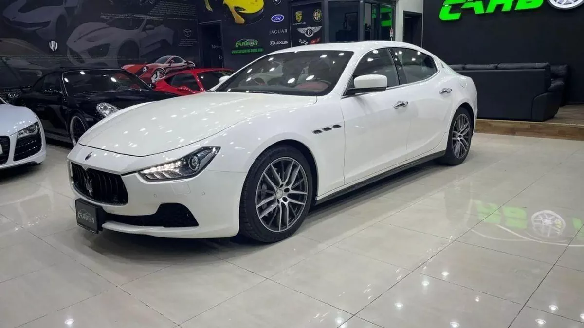 Maserati Ghibli STANDARD Maserati Ghibli 2015-4-0