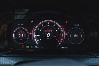 Volkswagen Golf GTI-23
