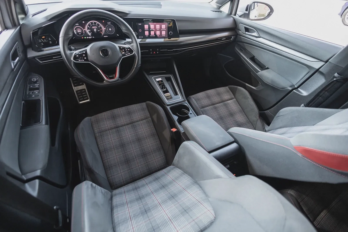Volkswagen Golf GTI-15-15