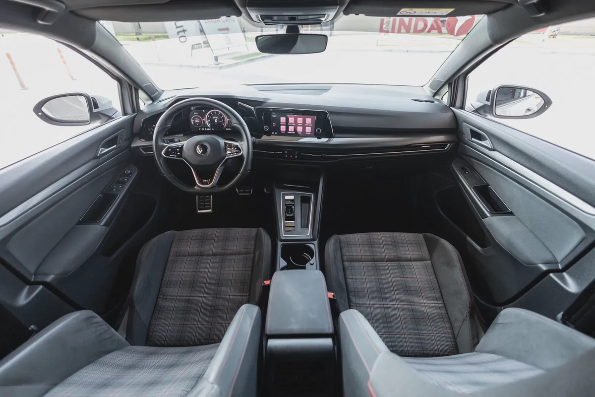 Volkswagen Golf GTI-16-16