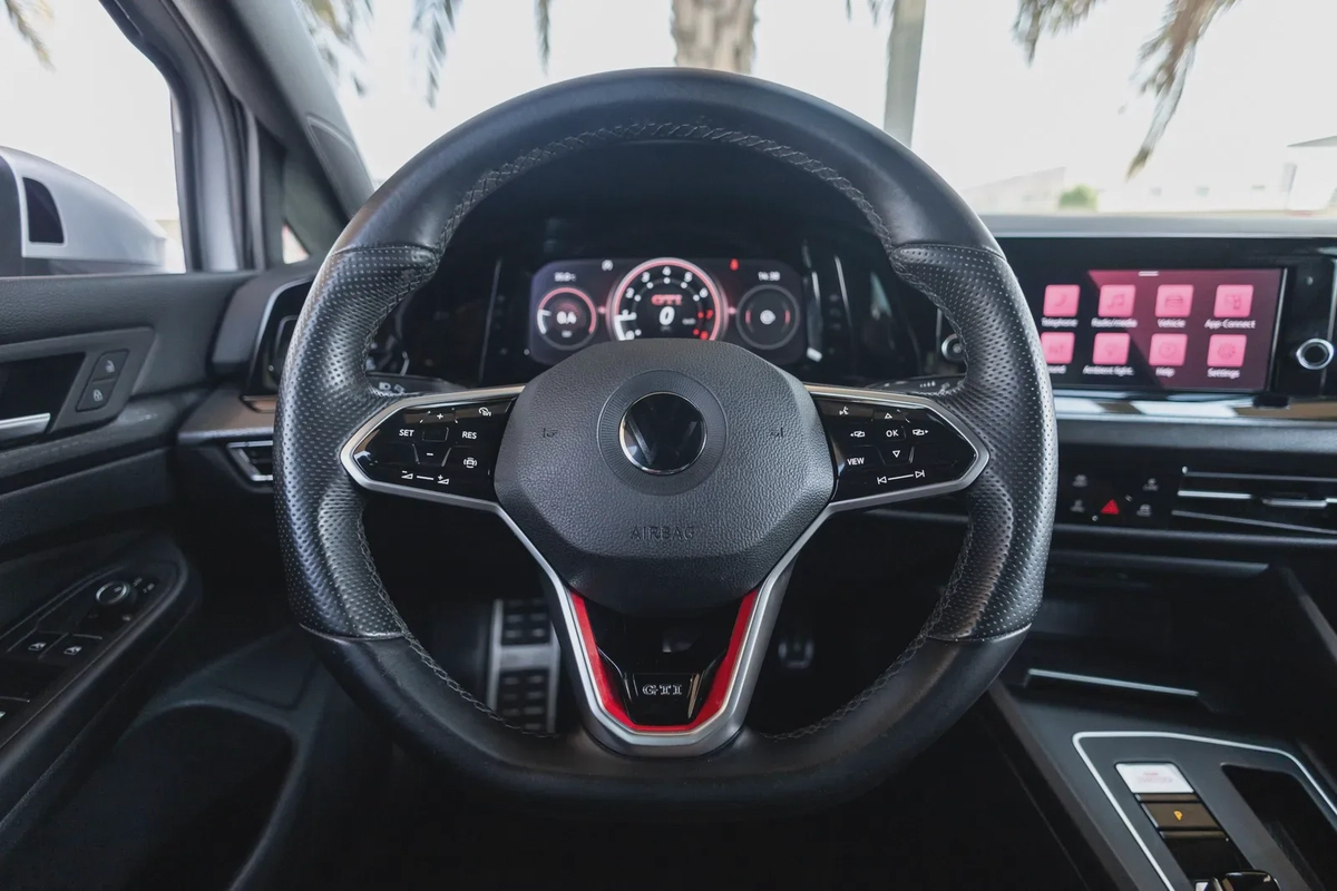 Volkswagen Golf GTI-2-2