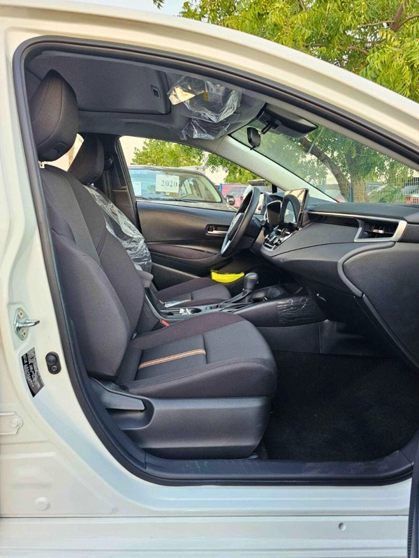 Toyota Levin HYBRID LUXURY | 1.8L V4 | SUNROOF DVD + CAMERA | FULL OPTION