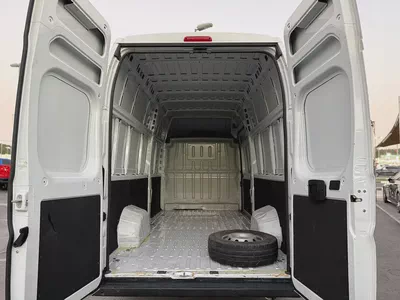 Peugeot Boxer 2023 White High Roof-10