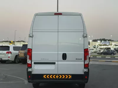 Peugeot Boxer 2023 White High Roof-4