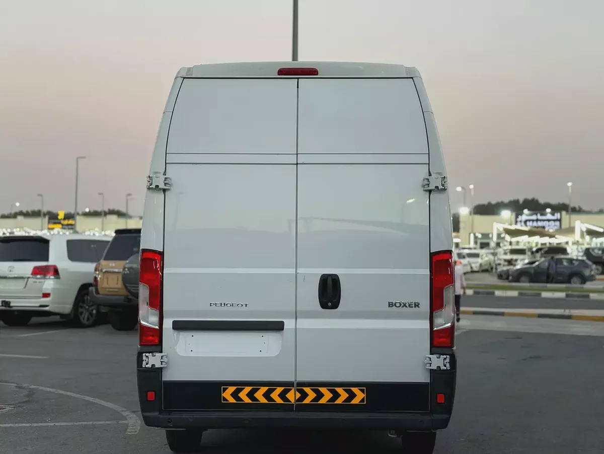 Peugeot Boxer 2023 White High Roof-4-4