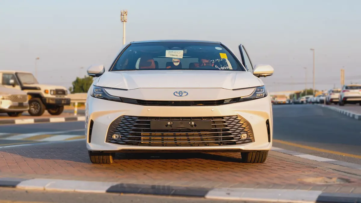 2026 Toyota Camry Lumiere 2.5L HEV Full option (White)-3-3