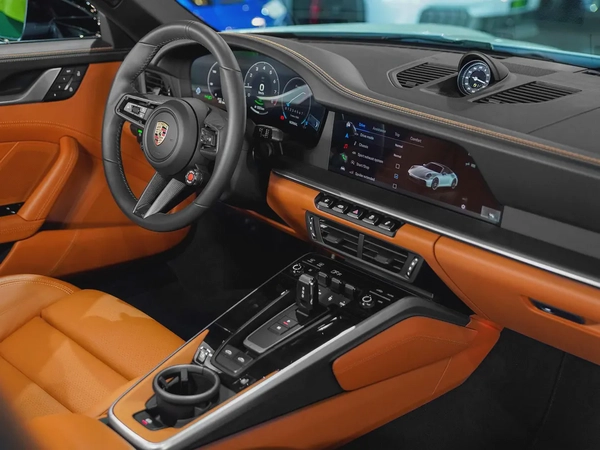 CERAMIC BRAKES-TARGA 4 GTS-BRAND NEW-LIFTING-TINTED HD MATRIX-PORSCHE WARRANTY-COGNAC INTERIOR